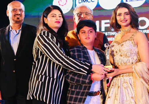 Tirumalla Edible Oils & Foods awarded as Star International Award at Globoil International 2019 Dubai by film actress Ms Prachi Desai