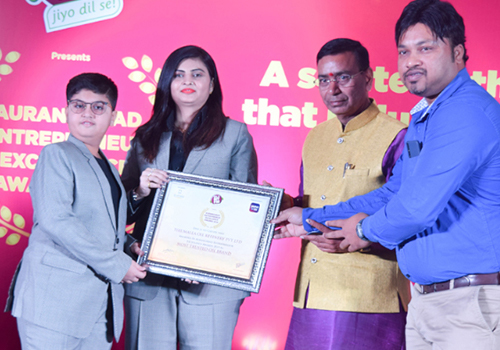 Tirumalla Edible Oils and Foods awarded in Aurangabad Entrepreneur Excellence Award 2019 as Most Trusted Oil Brand by 94.3 MY FM
